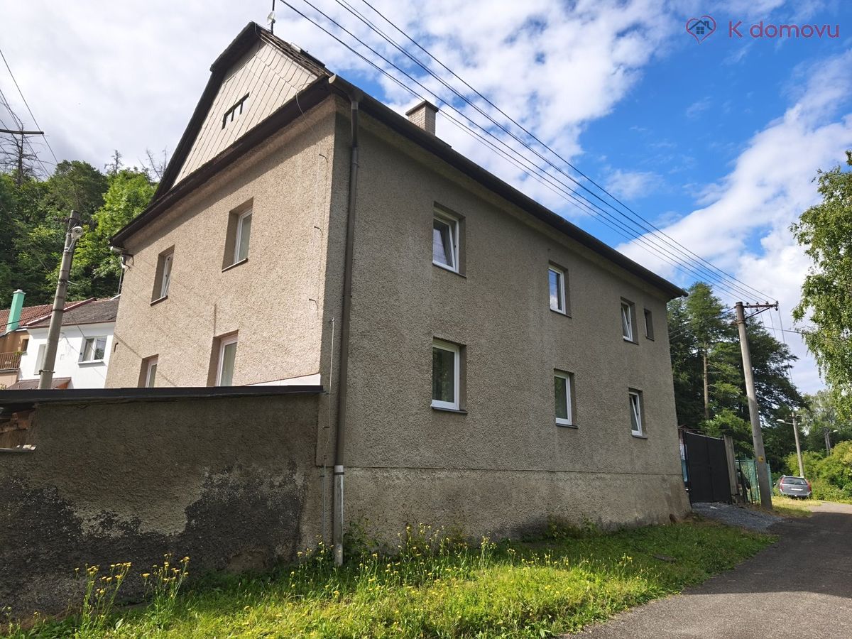 Prodej rodinného domu 160 m², pozemek 230 m²